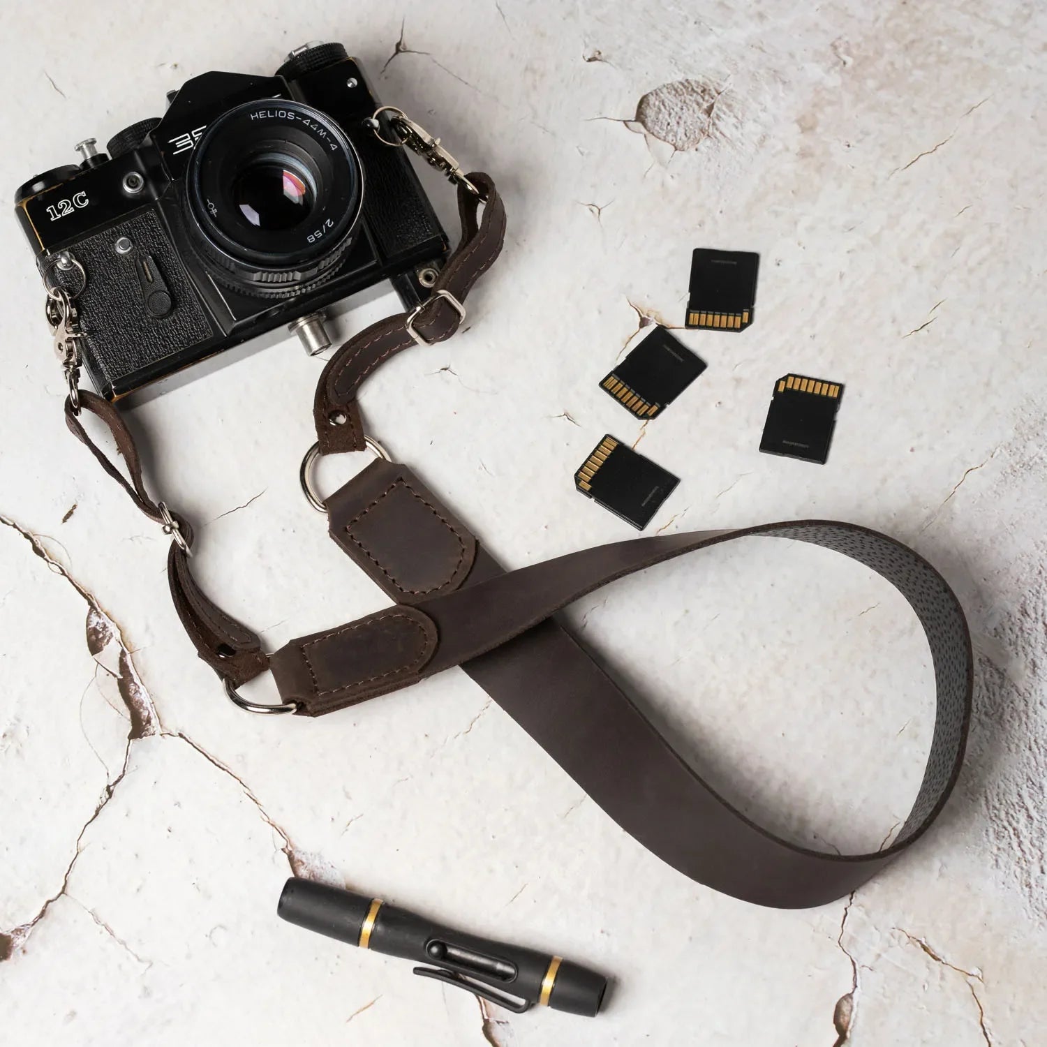 Distressed Leather Camera Strap – Quick Release & Secure Fit