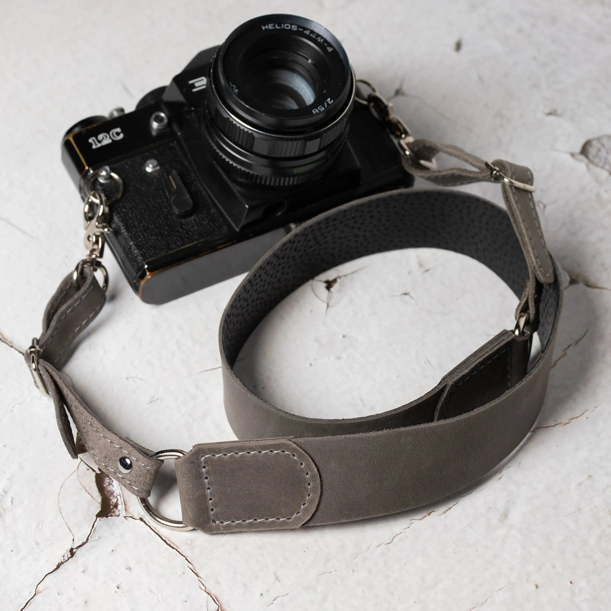 Distressed Leather Camera Strap – Quick Release & Secure Fit
