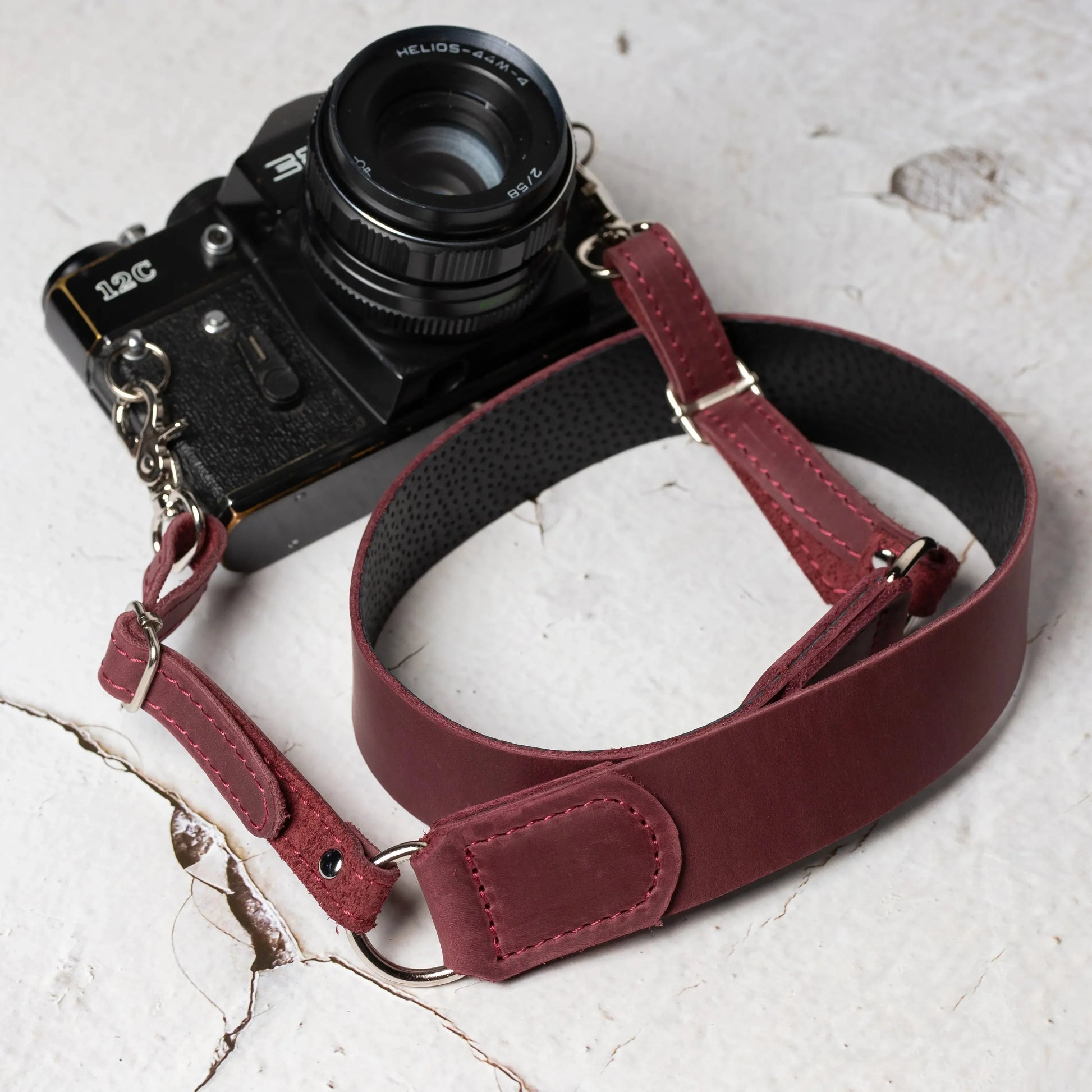Distressed Leather Camera Strap – Quick Release & Secure Fit