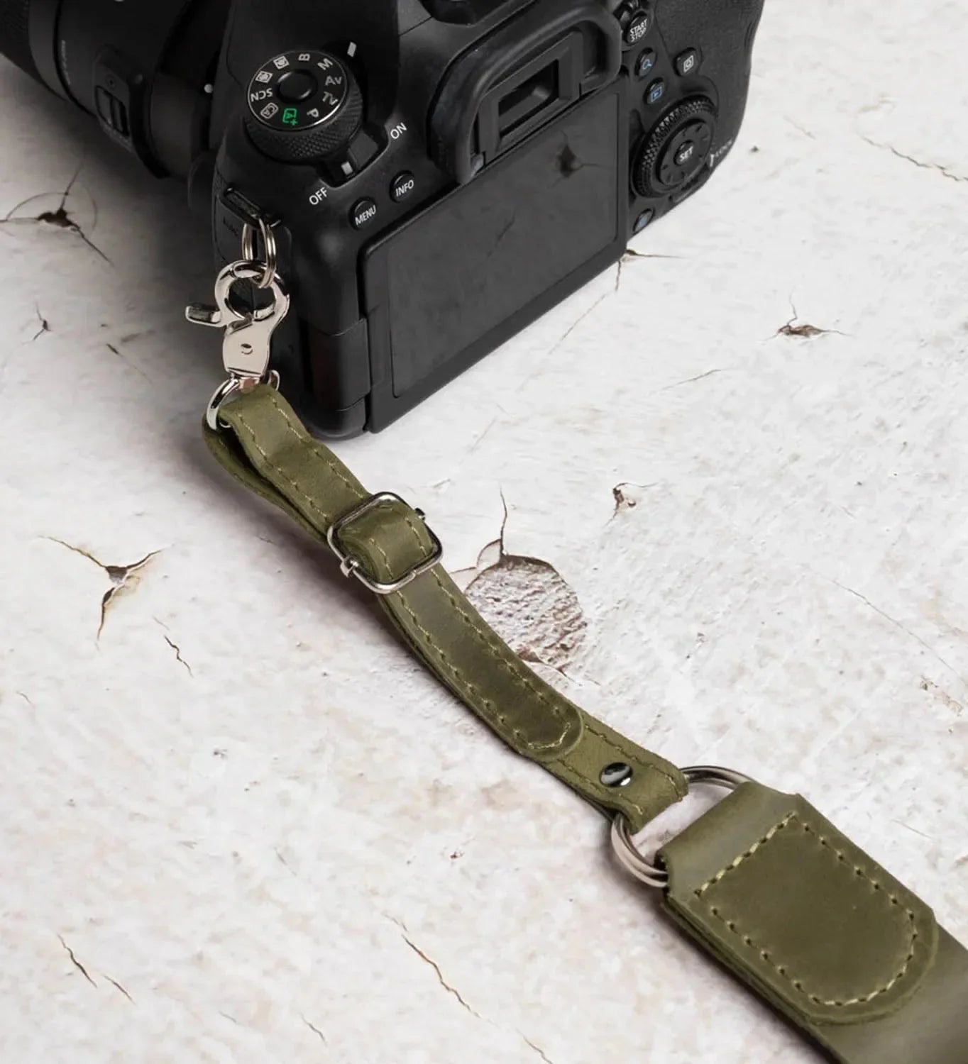 Distressed Leather Camera Strap – Quick Release & Secure Fit