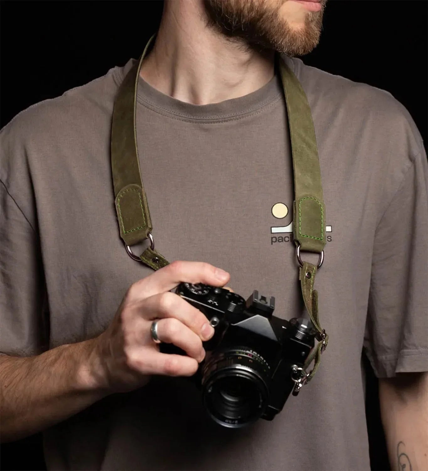 Distressed Leather Camera Strap – Quick Release & Secure Fit