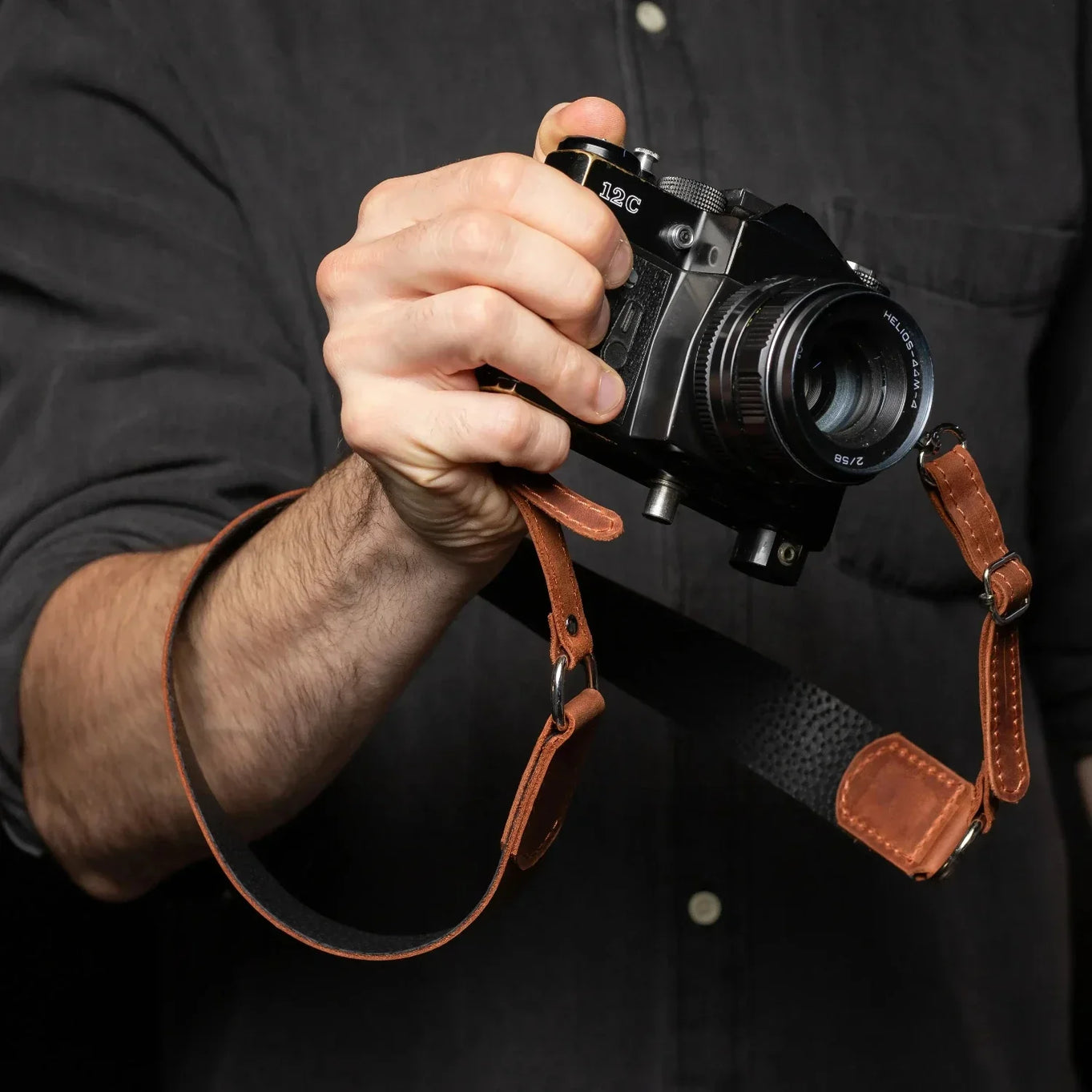 Distressed Leather Camera Strap – Quick Release & Secure Fit