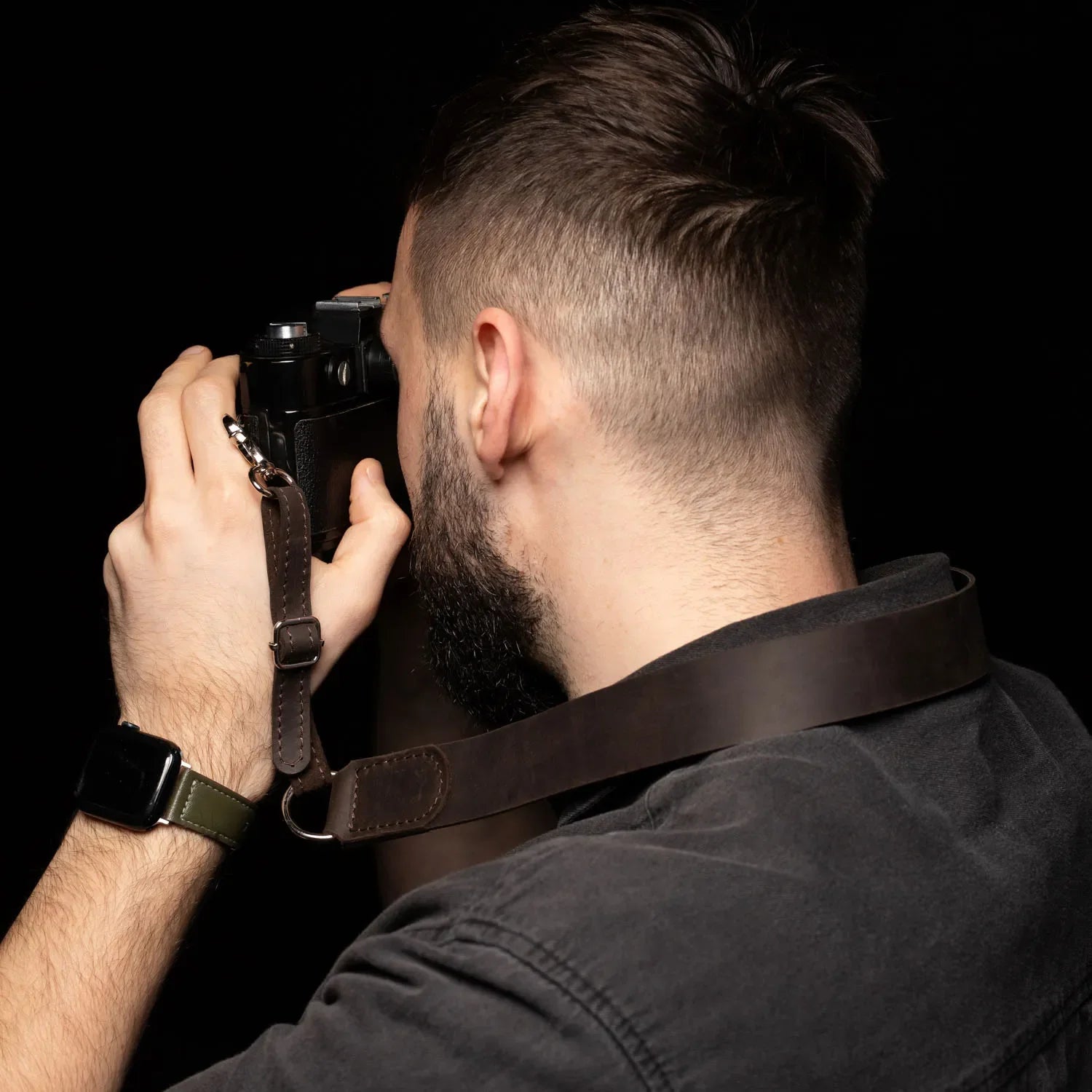 Distressed Leather Camera Strap – Quick Release & Secure Fit