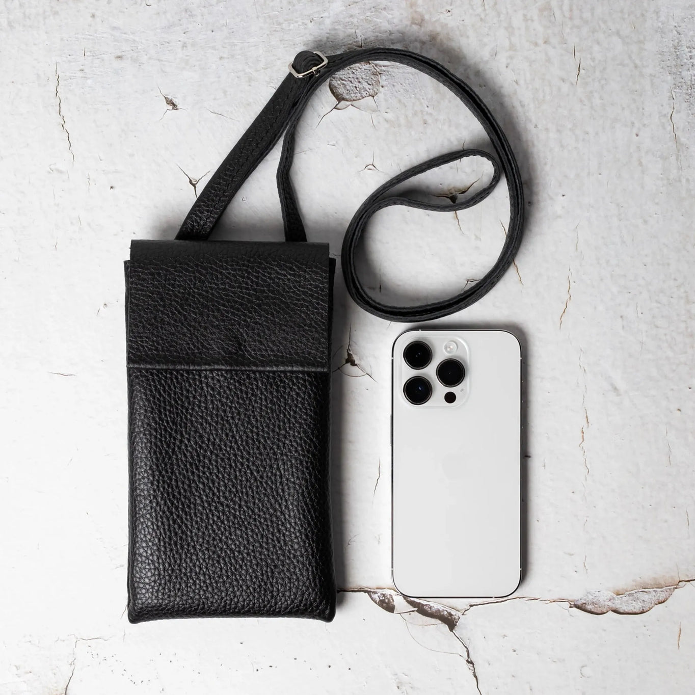 Full grain Leather Phone Bag | Graini Black - Wenderfarer