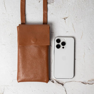 Minimalist Phone Pouch – Grainy Leather Crossbody Bag