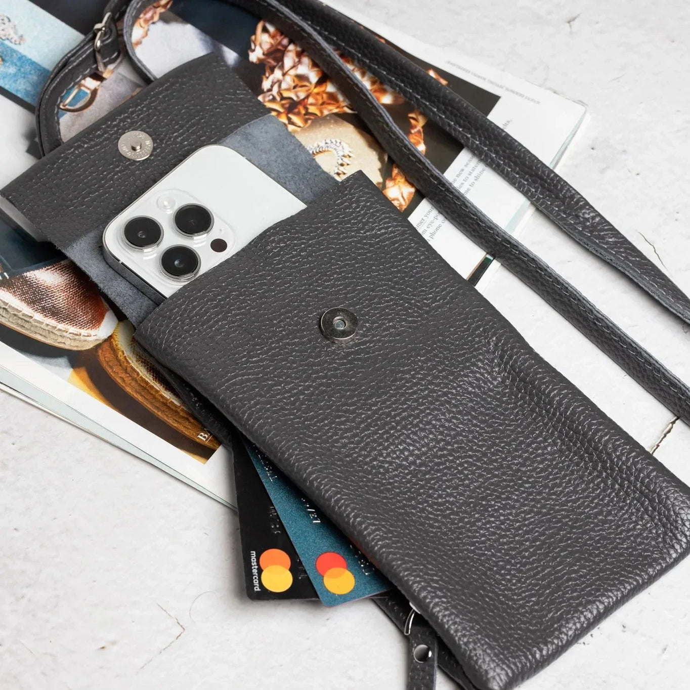 Minimalist Phone Pouch – Grainy Leather Crossbody Bag