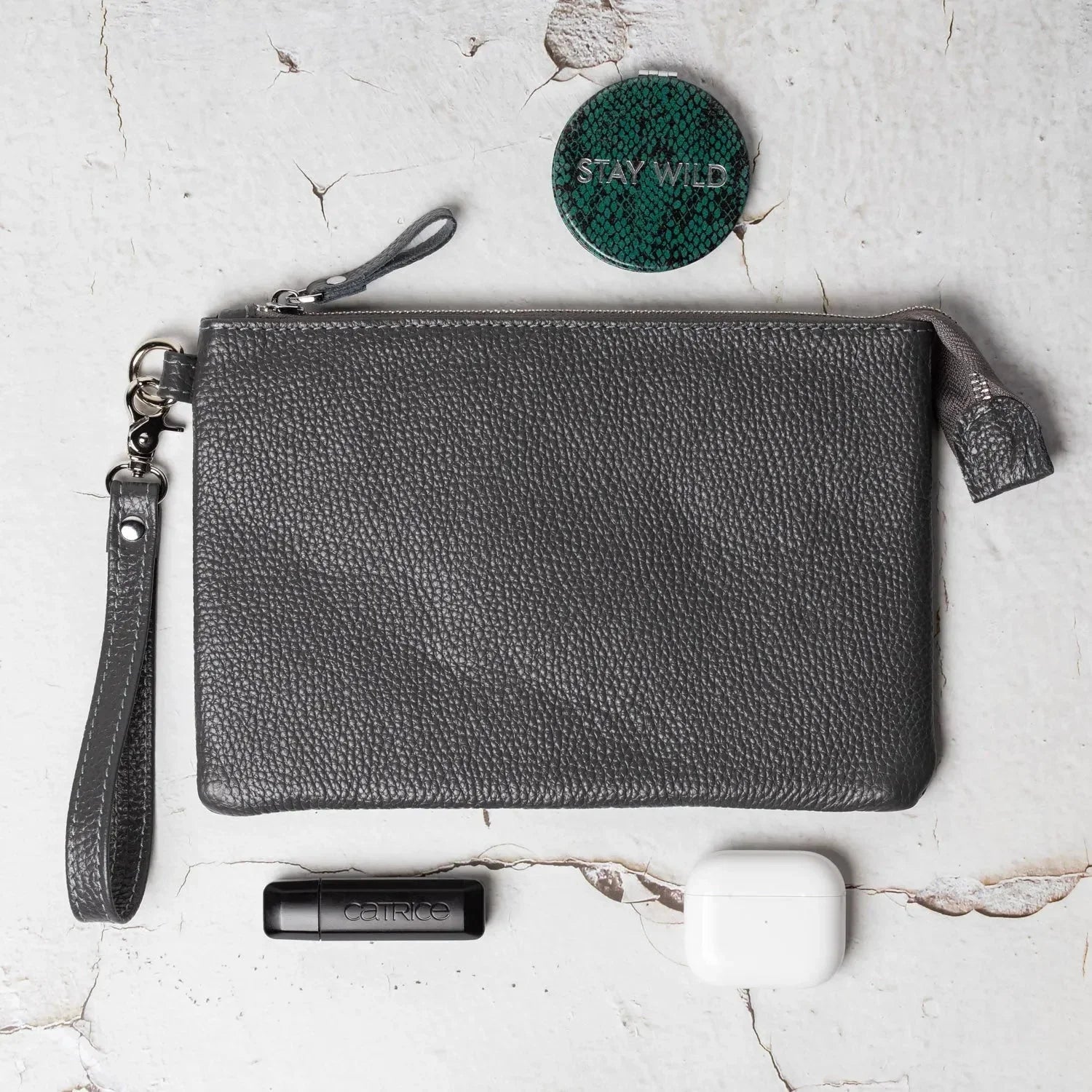 Grainy Leather Clutch with Zipper – 3 Sizes