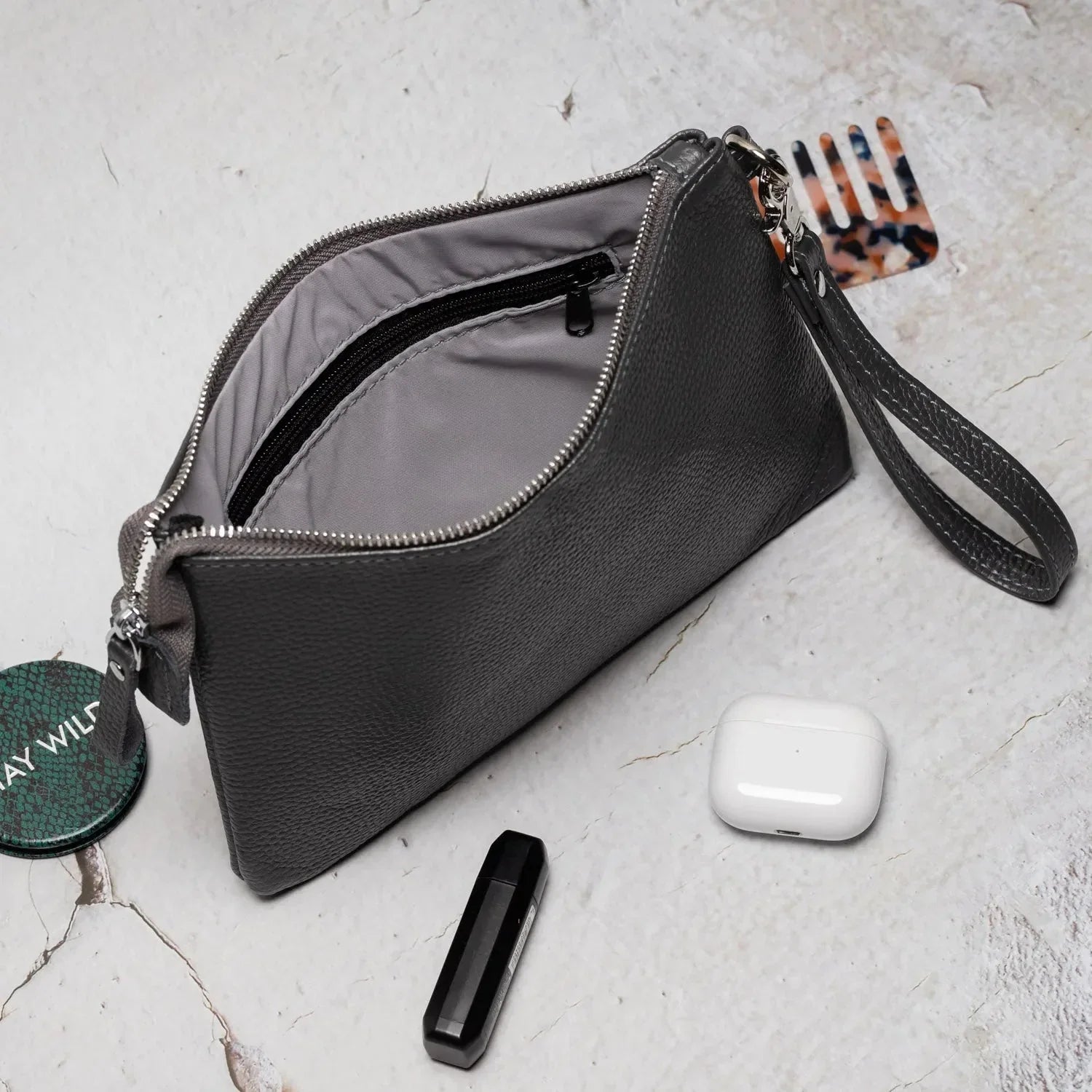 Grainy Leather Clutch with Zipper – 3 Sizes
