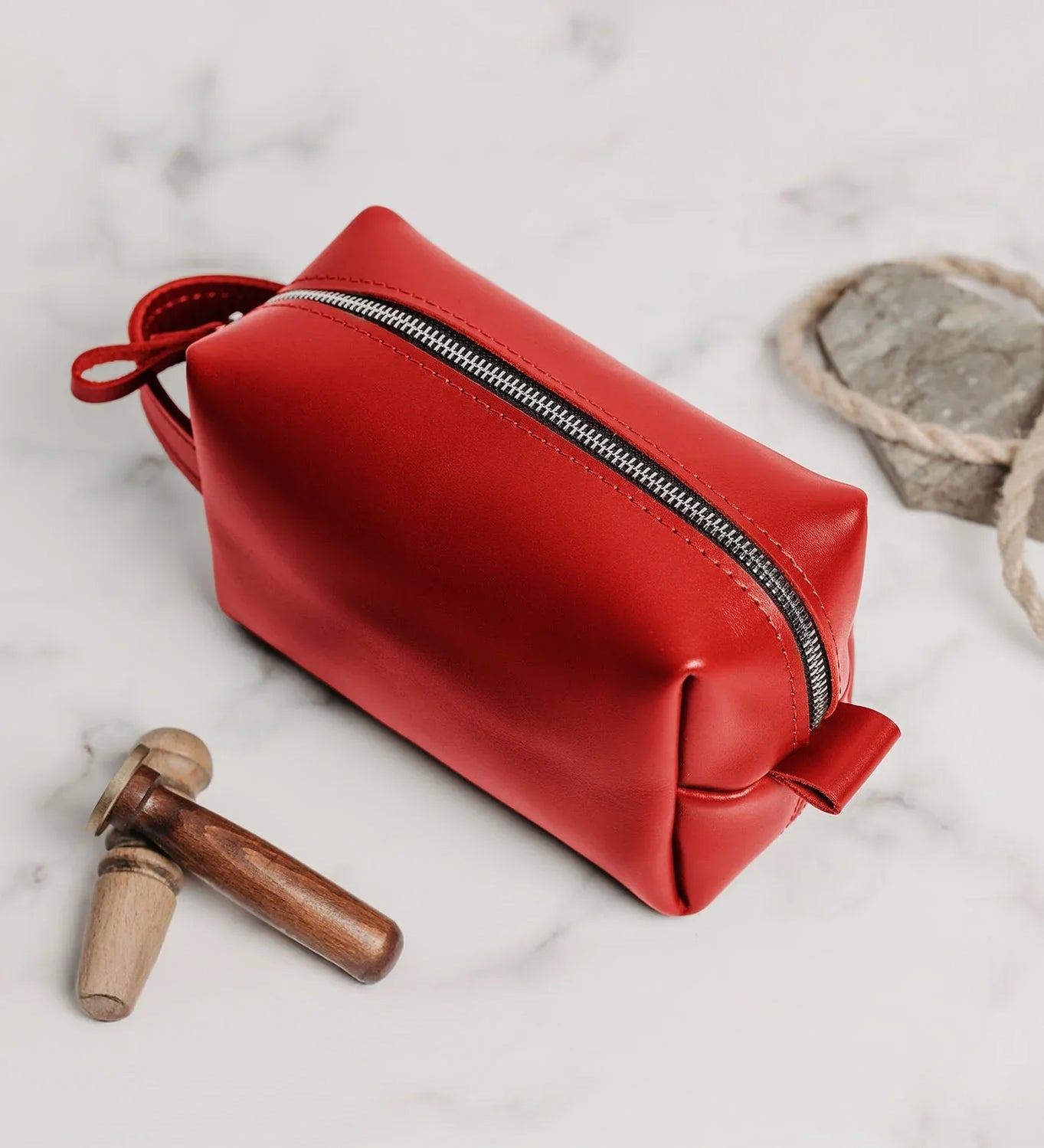 Smooth Leather Dopp Kit – Travel Toiletry Bag for Men