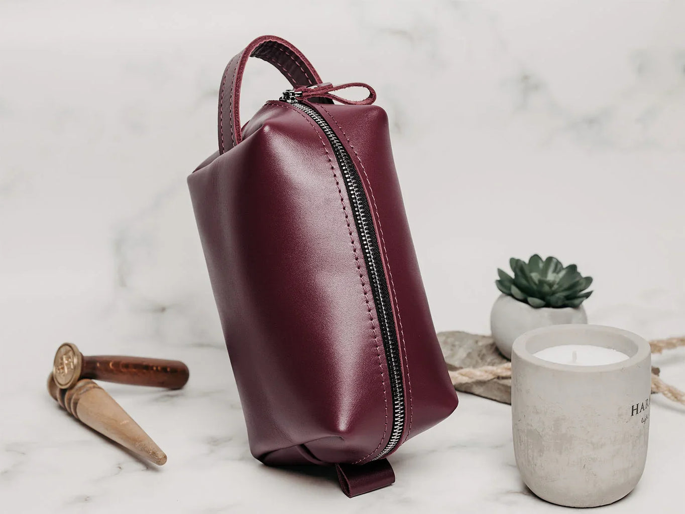 Smooth Leather Dopp Kit – Travel Toiletry Bag for Men