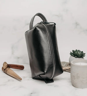 Smooth Leather Dopp Kit – Travel Toiletry Bag for Men