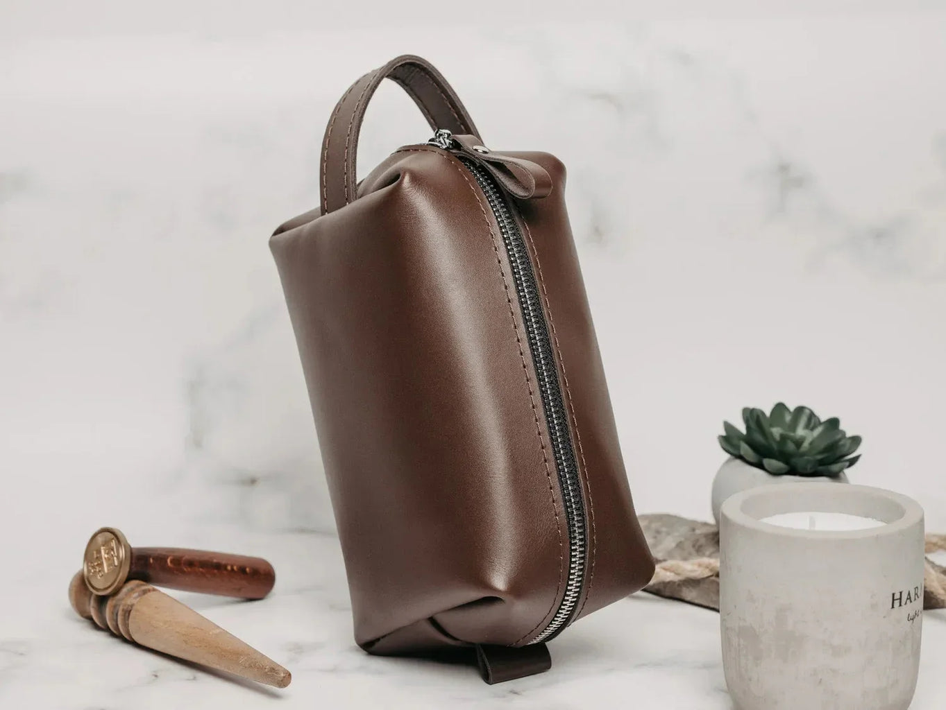 Smooth Leather Dopp Kit – Travel Toiletry Bag for Men