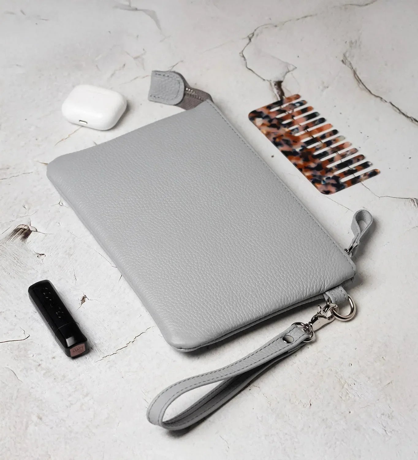 Grainy Leather Clutch with Zipper – 3 Sizes