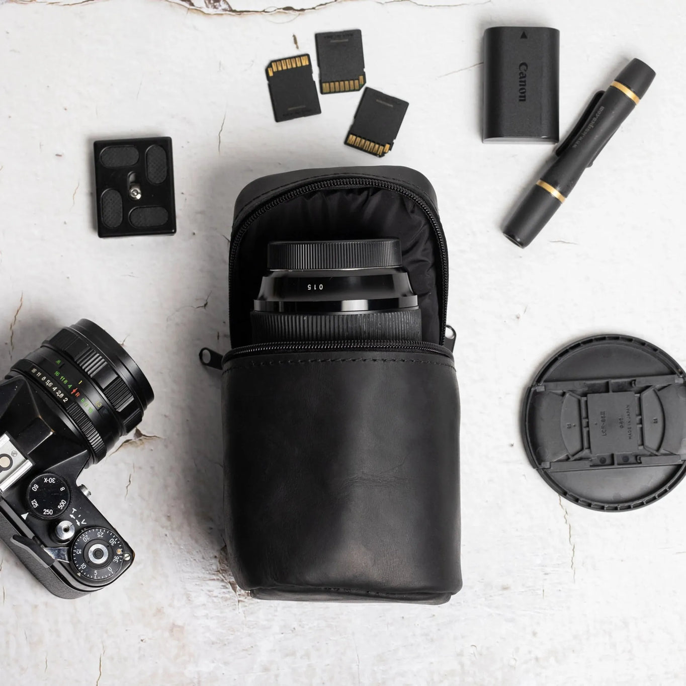 Distressed Leather Camera Lens Pouch | Black - Wenderfarer