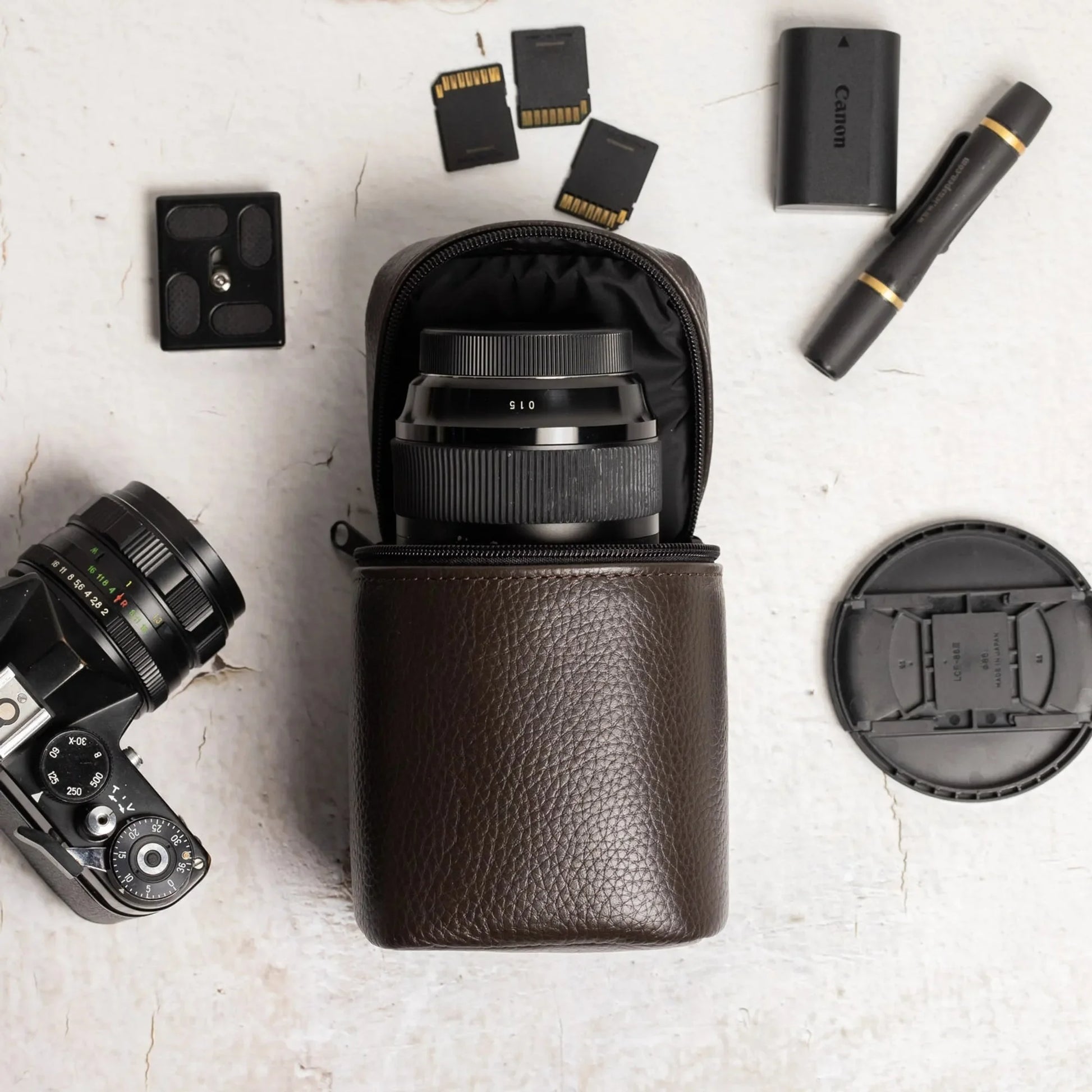 Full-Grain Leather Camera Lens Case | Chocolate Brown - Wenderfarer