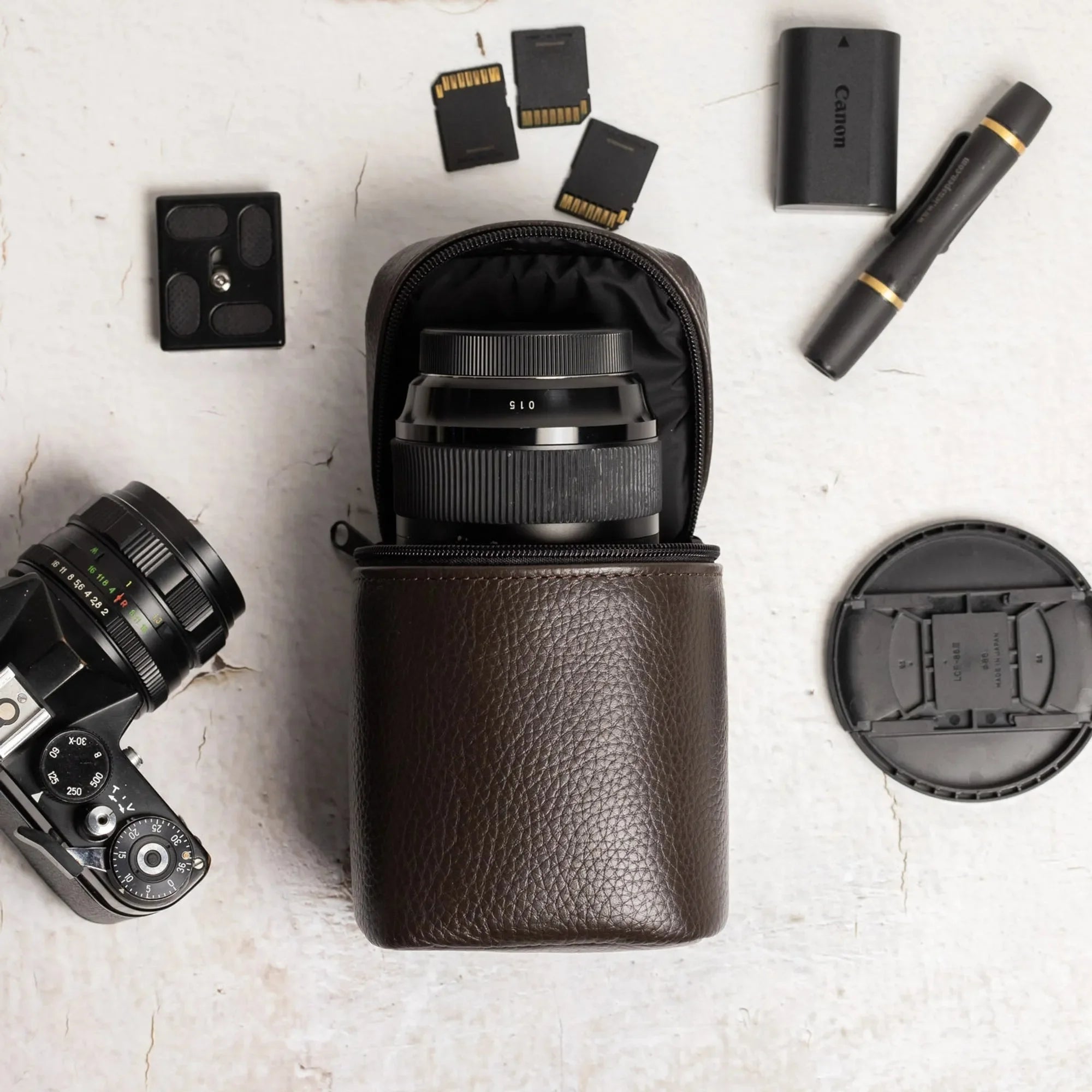 Full-Grain Leather Camera Lens Case | Chocolate Brown - Wenderfarer