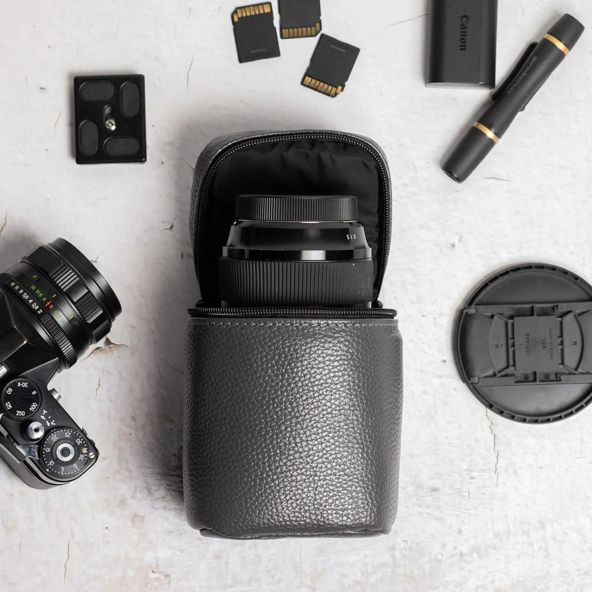 Full-Grain Leather Camera Lens Case | Smoky Grey - Wenderfarer