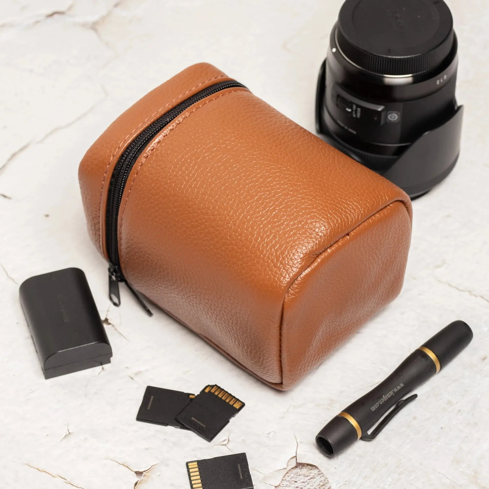 Full-Grain Leather Camera Lens Case | Cognac - Wenderfarer