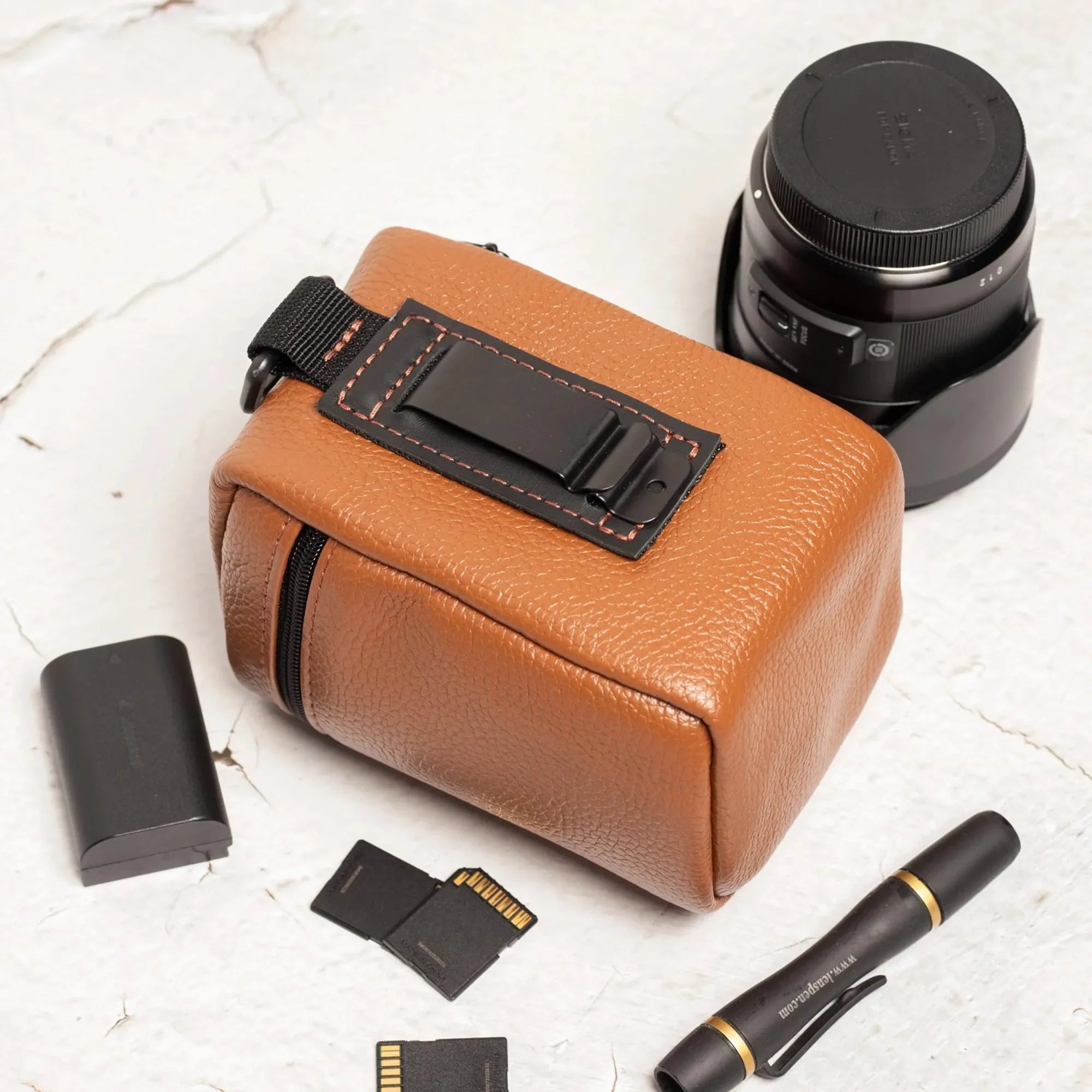Full-Grain Leather Camera Lens Case | Cognac - Wenderfarer
