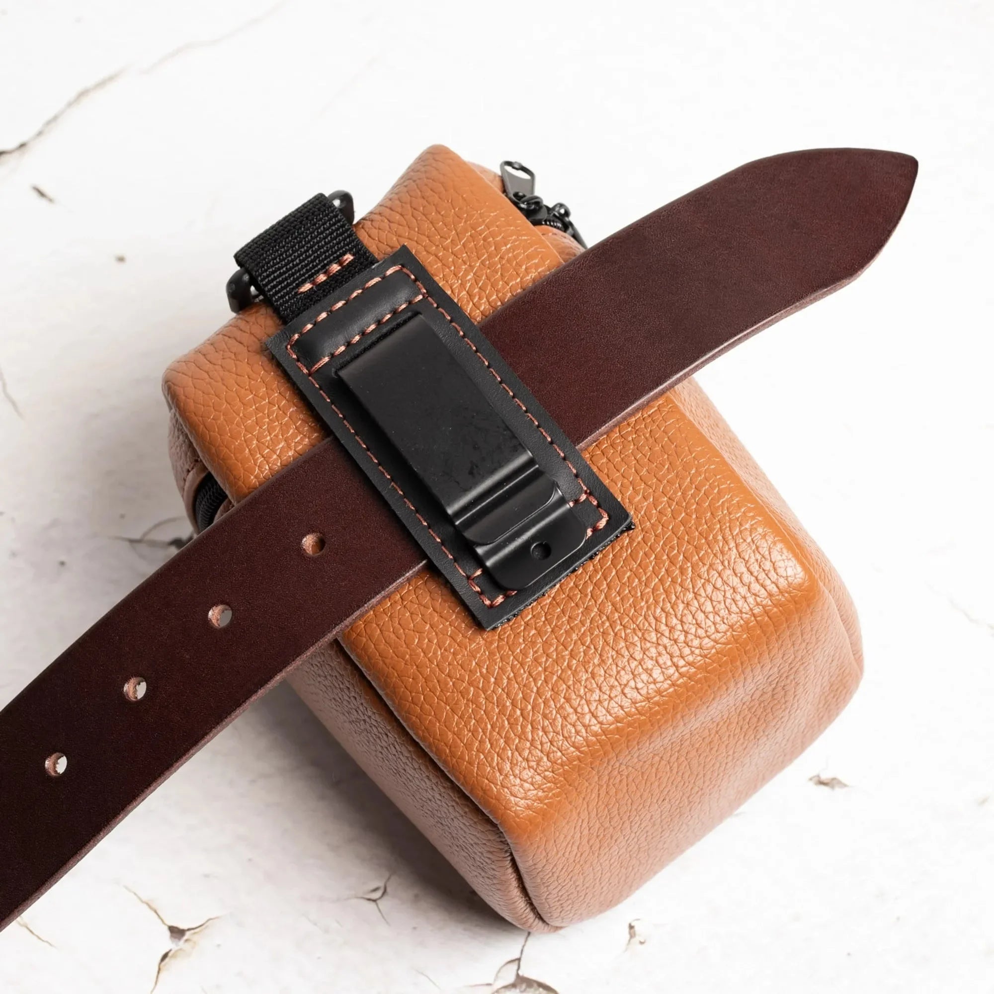 Full-Grain Leather Camera Lens Case | Cognac - Wenderfarer