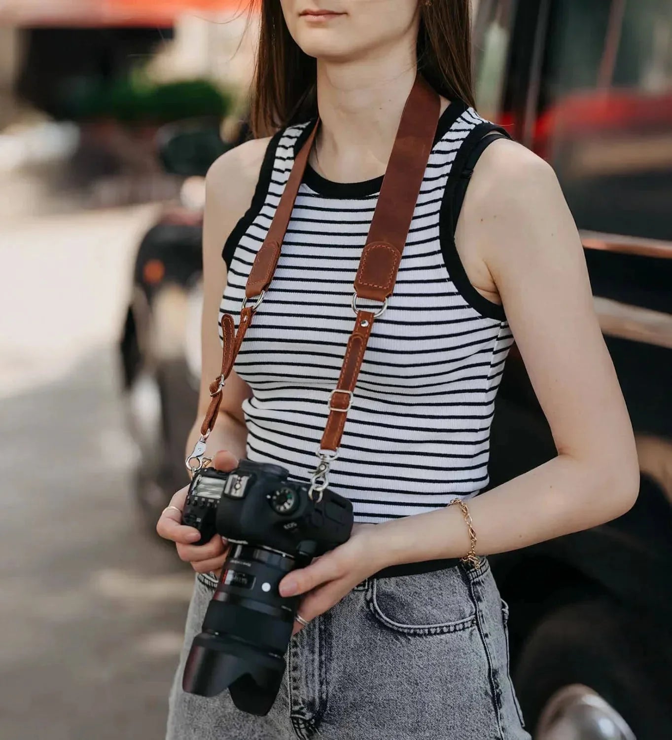 Distressed Leather Camera Strap – Quick Release & Secure Fit