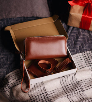 Leather Clutch Wallet – Zip Closure & Wrist Strap