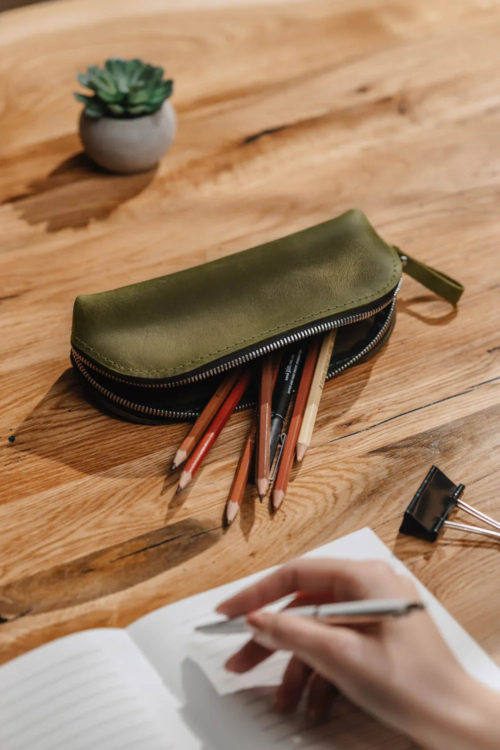 Zippered Pencil Pouch – Distressed Leather Organizer