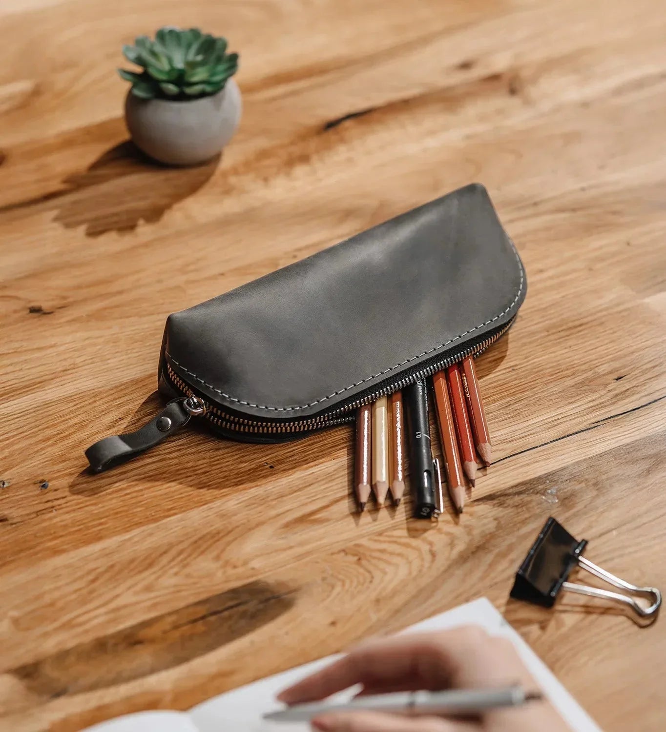Zippered Pencil Pouch – Distressed Leather Organizer