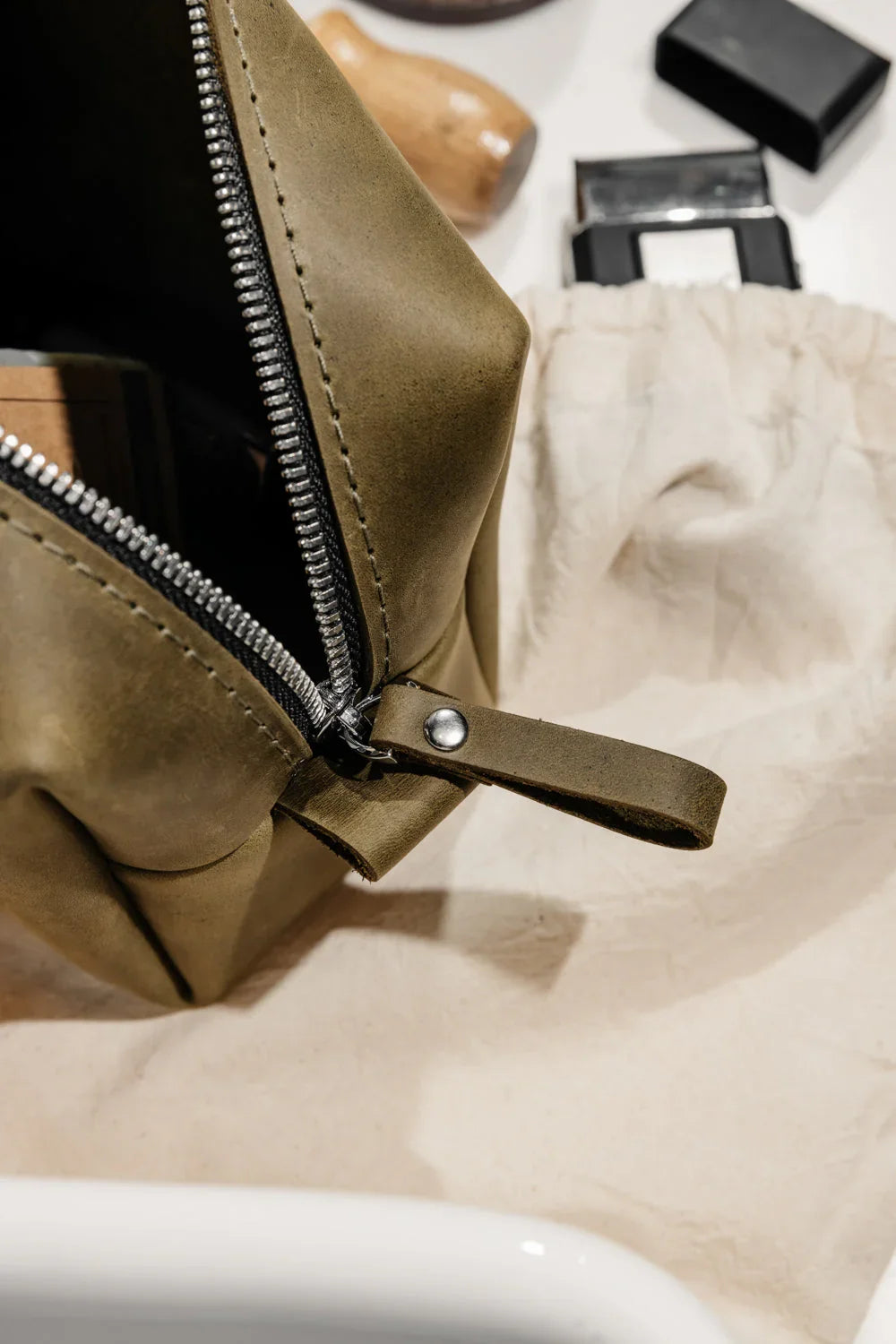 Waxed Matte Leather Dopp Kit – Travel Organizer