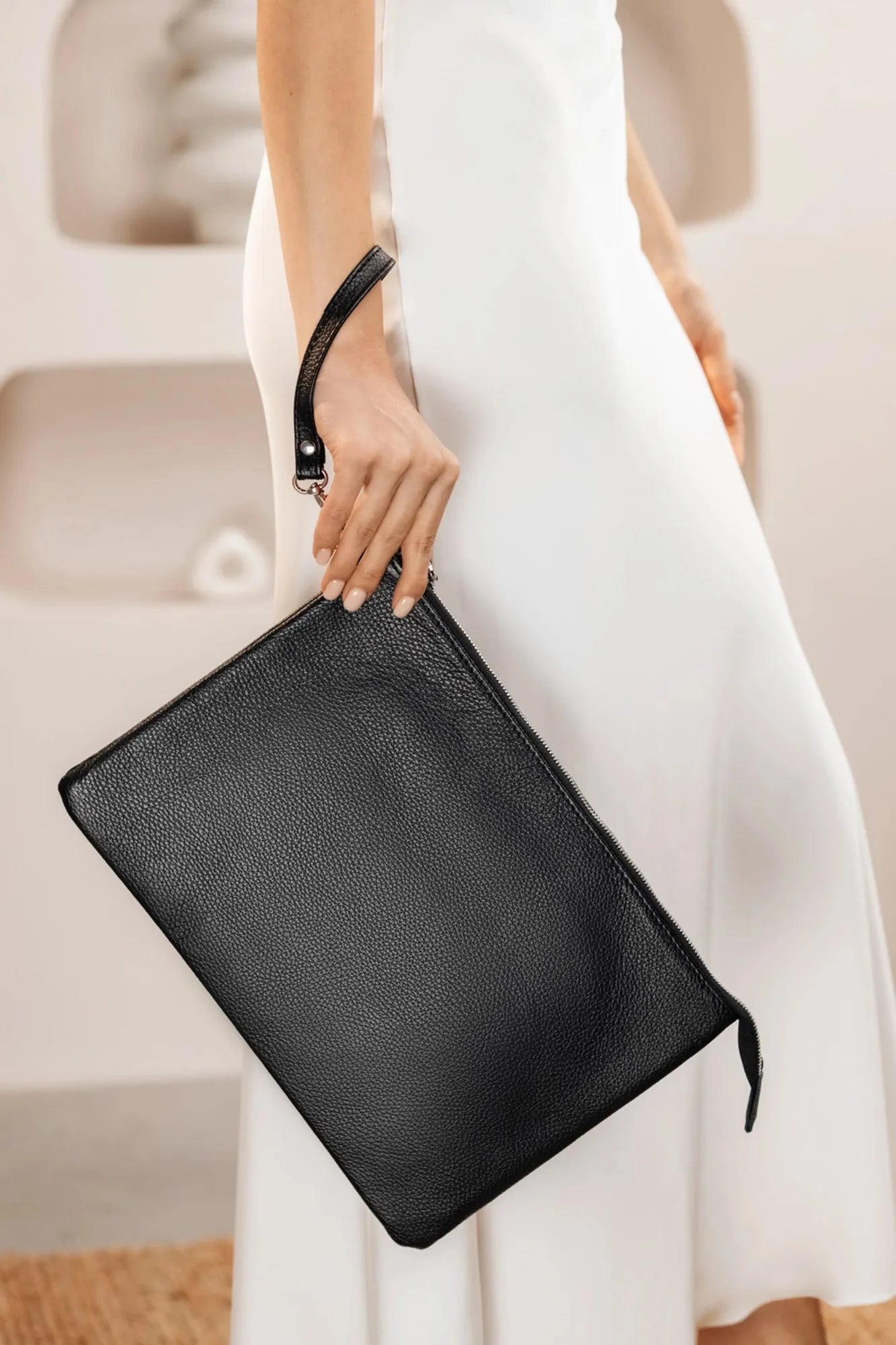 Zippered Full grain Leather Clutch | Graini Black - Wenderfarer