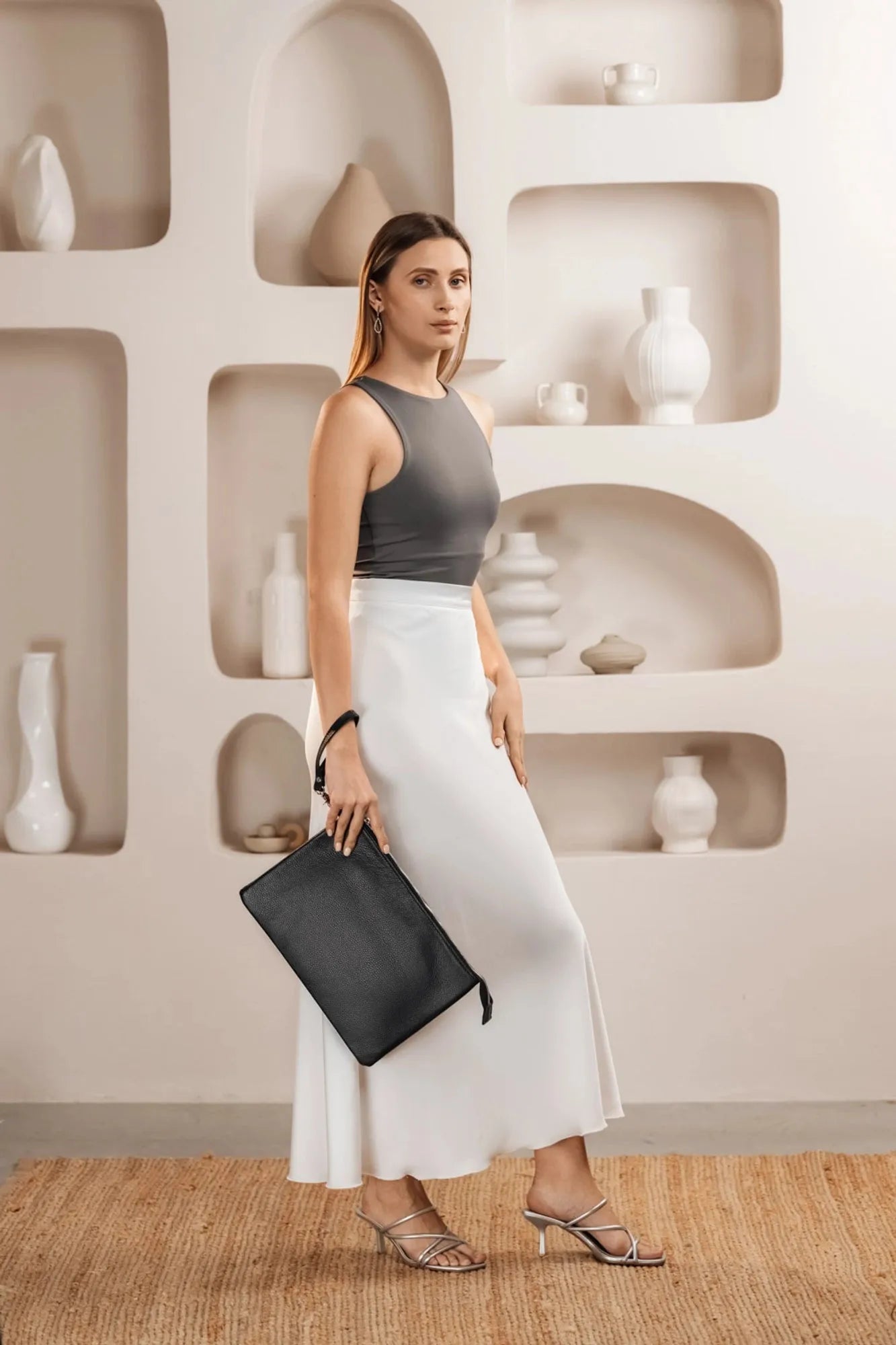 Zippered Full grain Leather Clutch | Graini Black - Wenderfarer
