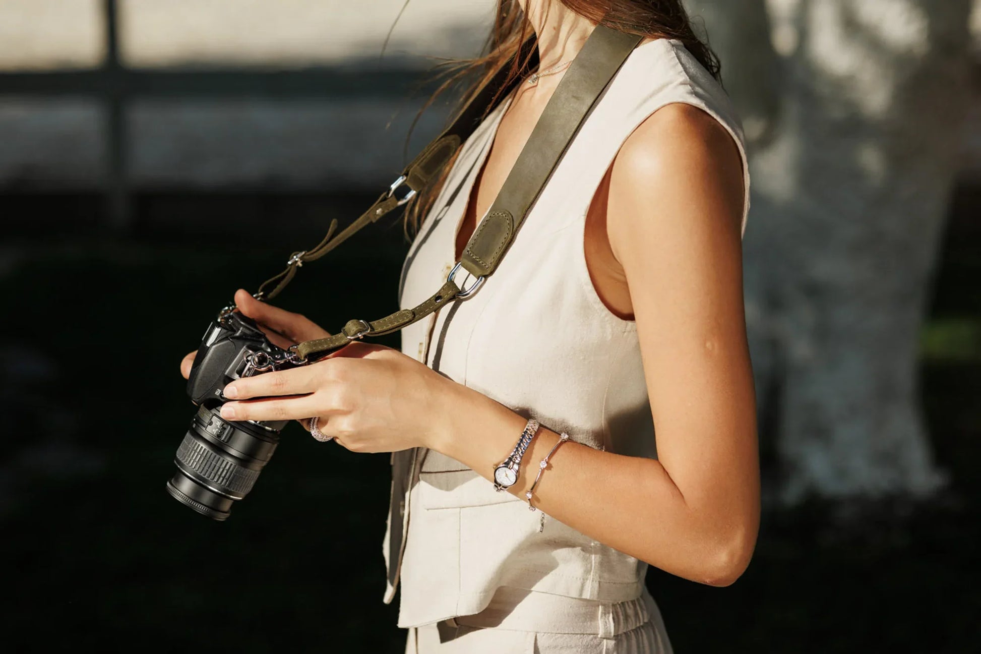 Distressed Leather Camera Strap – Quick Release & Secure Fit