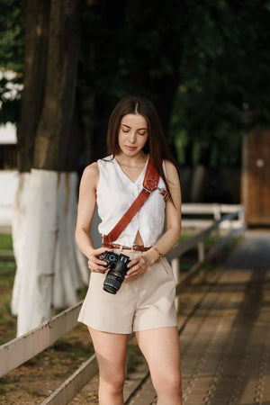 Leather Camera Harness – Adjustable Single Strap | Mono