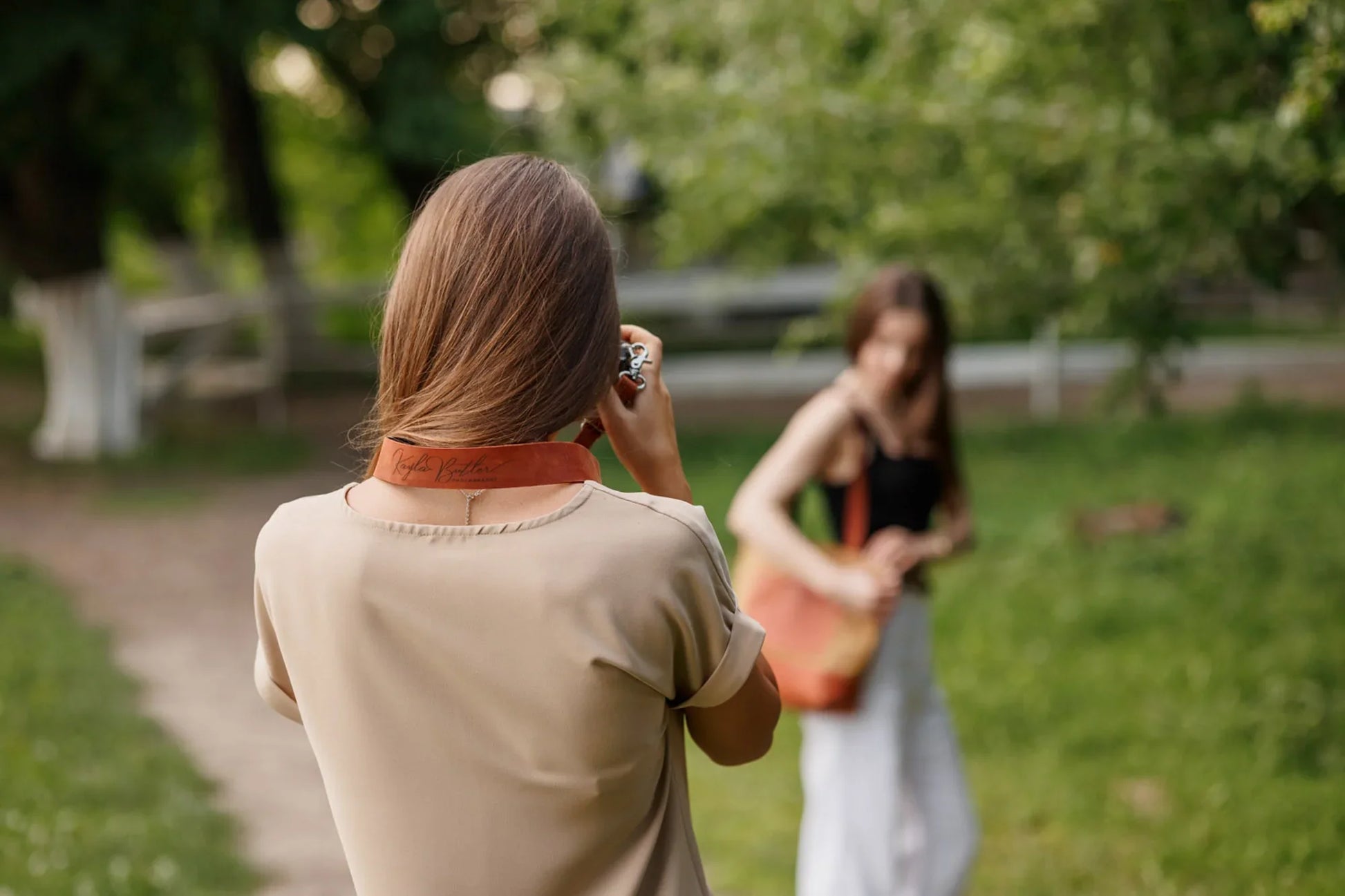 Distressed Leather Camera Strap – Quick Release & Secure Fit