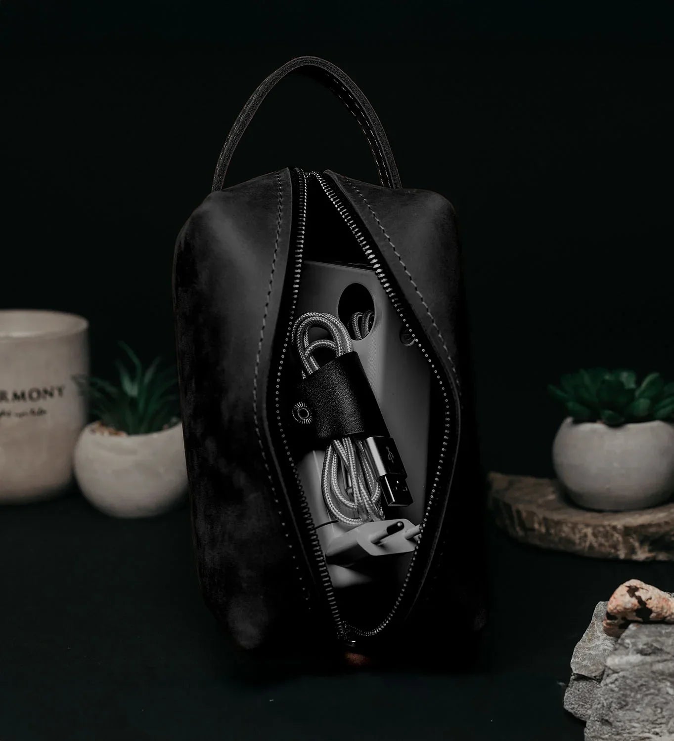 Waxed Matte Leather Dopp Kit – Travel Organizer