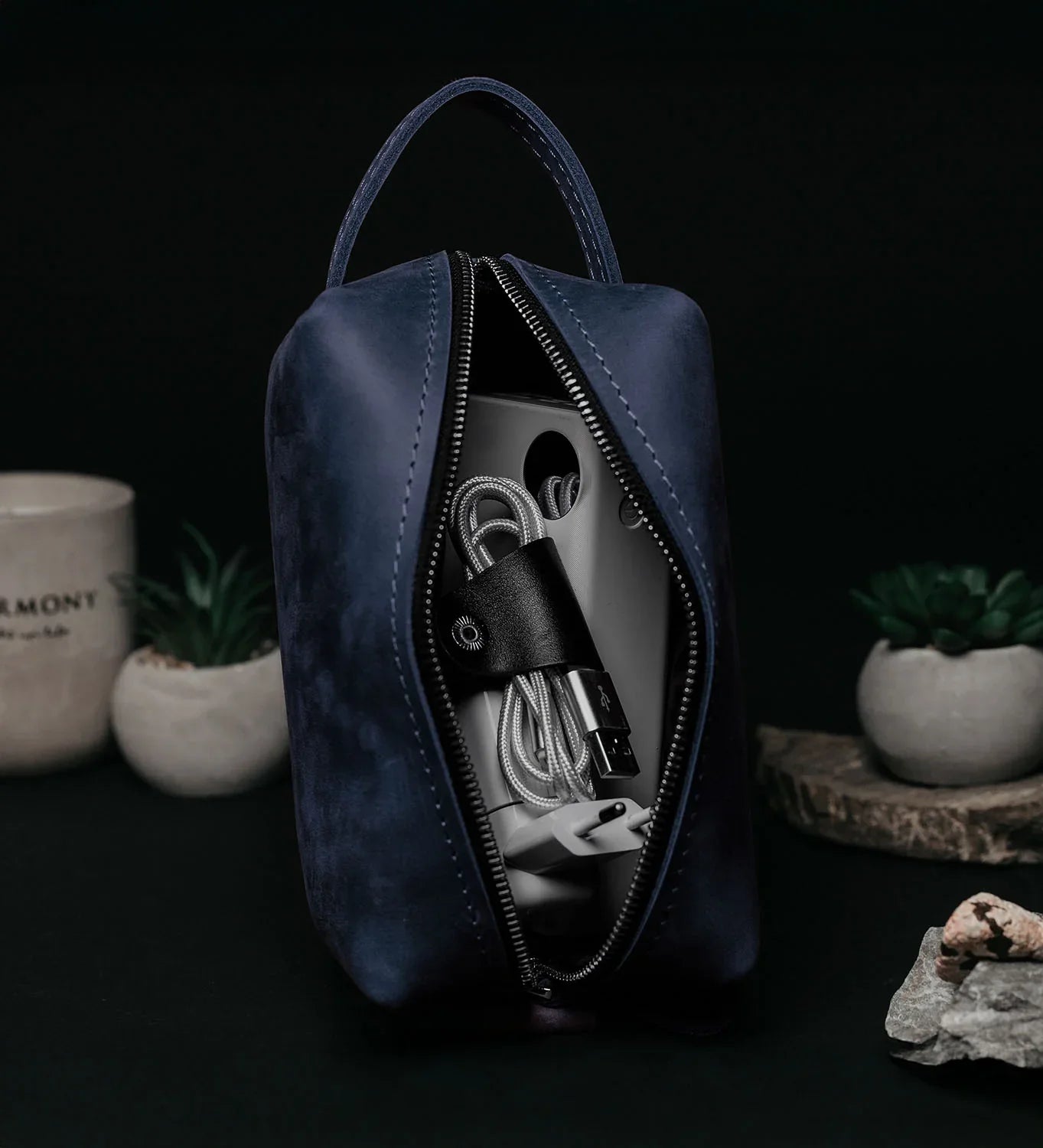 Waxed Matte Leather Dopp Kit – Travel Organizer