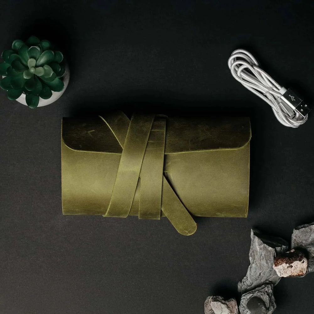 Waxed Leather Roll-Up Organizer – Cables & Tools Wrap