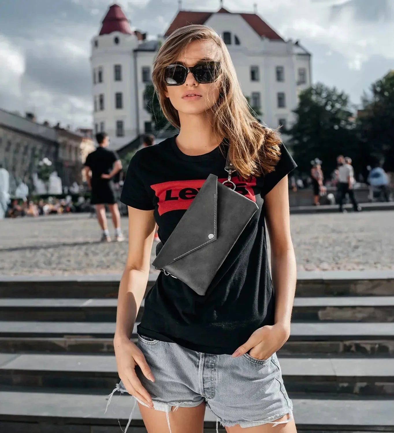 Convertible Leather Waist Bag – Women's Crossbody & Belt Pouch