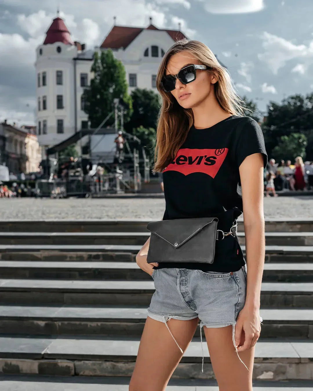 Convertible Leather Waist Bag – Women's Crossbody & Belt Pouch