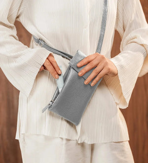 Minimalist Phone Pouch – Grainy Leather Crossbody Bag