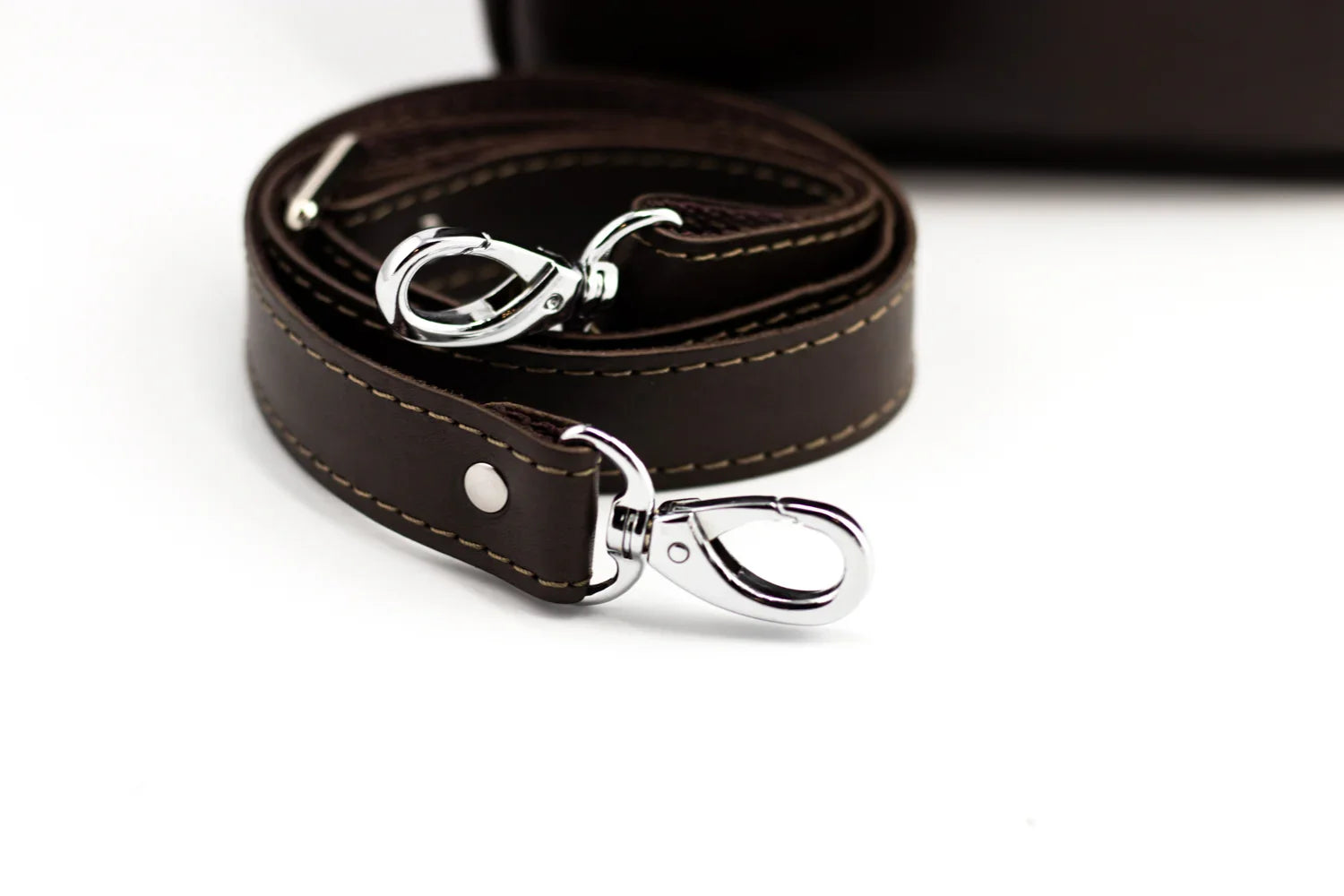 Smooth Leather Sling Bag – Everyday Men’s Crossbody