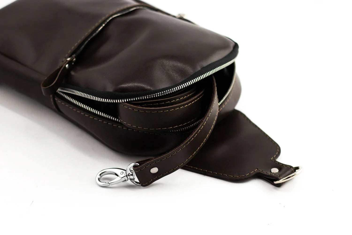 Smooth Leather Sling Bag – Everyday Men’s Crossbody