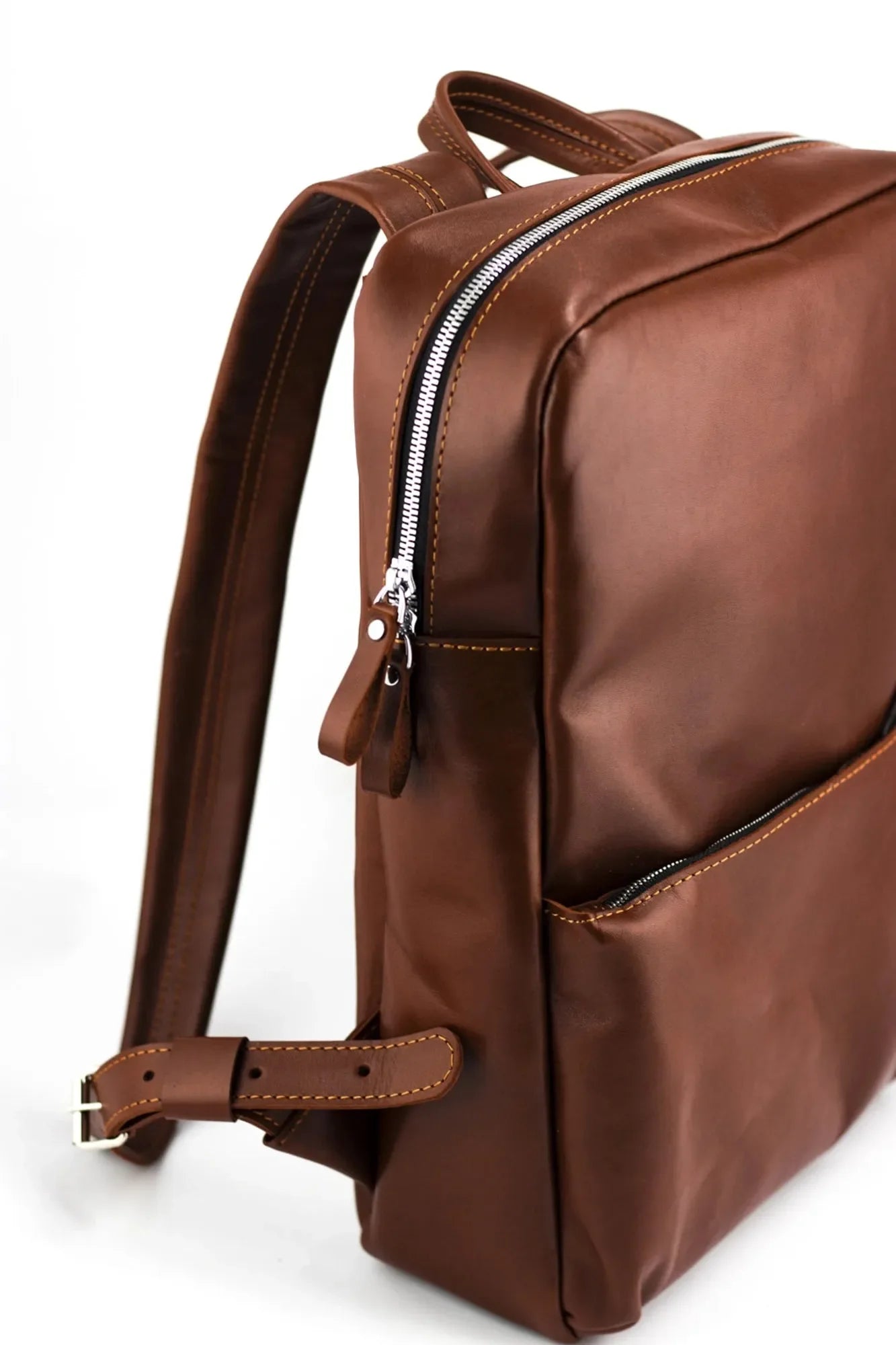 Smooth Leather Backpack for Everyday – fits Laptop 15.6/17'' | Nomad