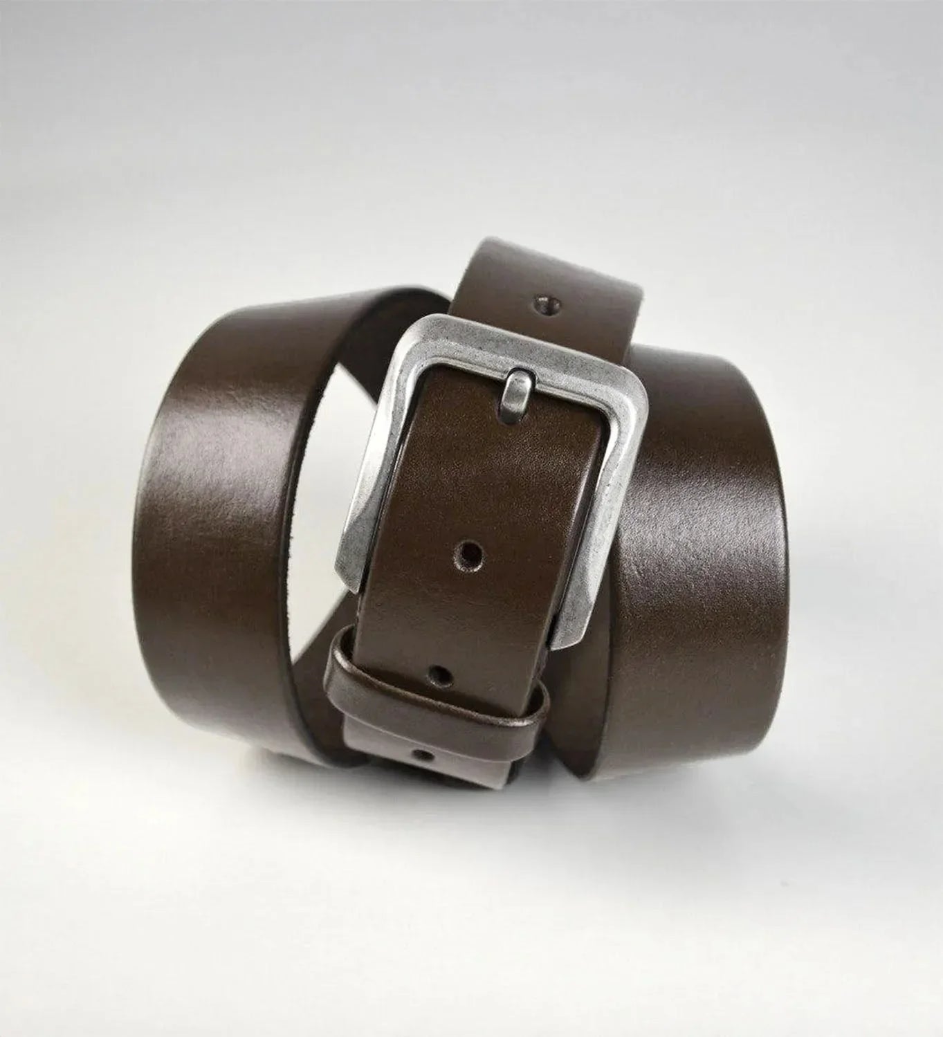 Men’s 1.5" Veg-Tanned Leather Belt with Antique Silver Buckle