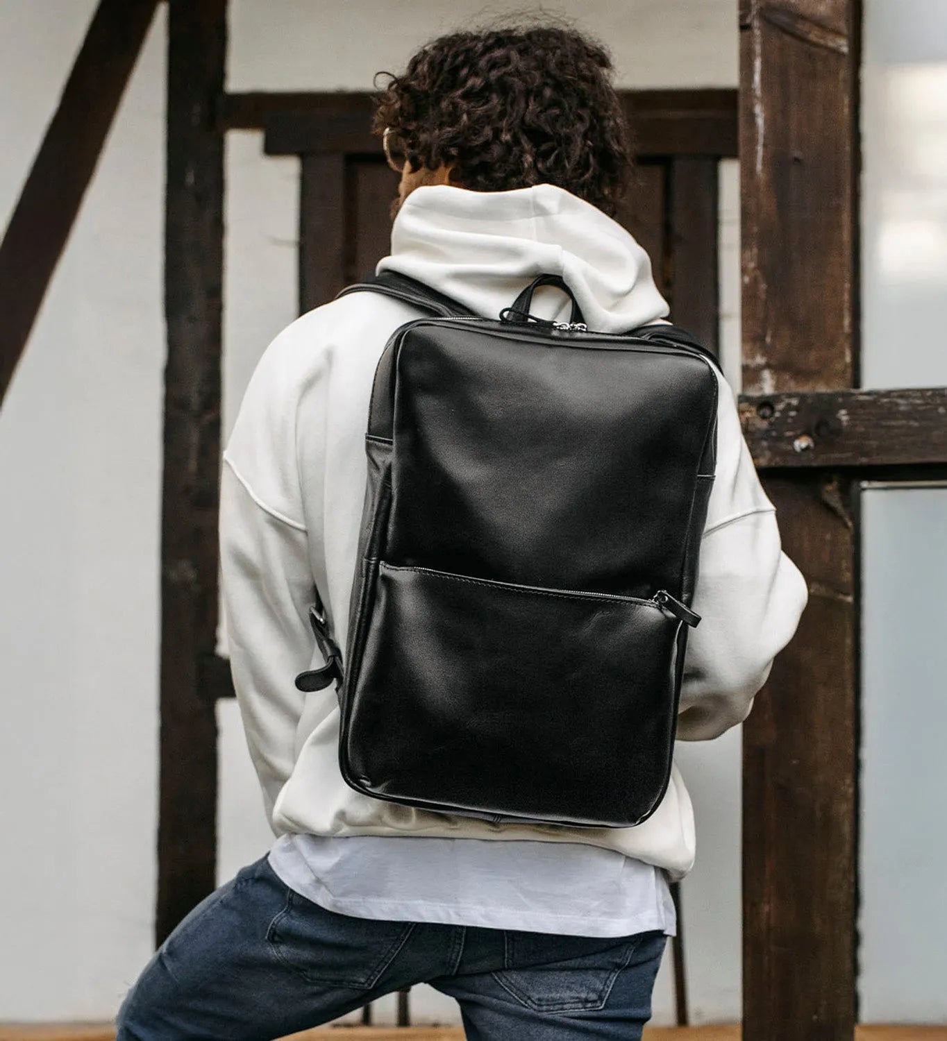 Smooth Leather Backpack for Everyday – fits Laptop 15.6/17'' | Nomad