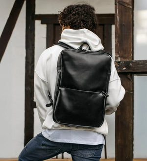 Smooth Leather Backpack for Everyday – fits Laptop 15.6/17'' | Nomad