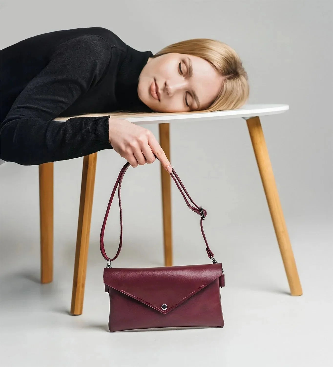 Convertible Leather Waist Bag – Women's Crossbody & Belt Pouch